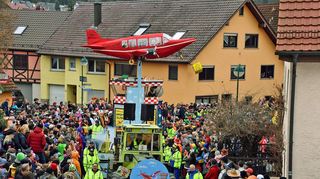 Fröhlich feiern in Assamstadt – für Einzelne ist die Fasnacht aber auch eine Gelegenheit für exzessives Trinken samt strafrechtlichen Folgen.