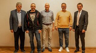 Ortsvorsteher Werner Geiger wurde in der Bofsheimer Ortschaftsratssitzung zusammen mit den Ortschaftsräten Jörg Märker, Martin Schenk und Ralf Senk (von links) von Bürgermeister Jürgen Galm verabschiedet.