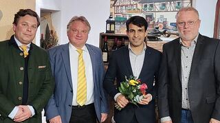 Das Bild zeigt (von links) Benjamin Denzer (FDP-Vorsitzender Main-Tauber), Achim Walter (FDP-Vorsitzender Neckar-Odenwald), Kandidat Mirwais Wafa und Jürgen Vossler.