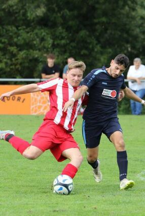 Hohebach/Rengershausen (in Rot) gewann mit 6:1.