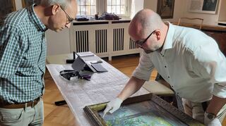Gefragt war die Expertise von Diplom-Restaurator Georg Pracher (rechts) im Wertheimer Grafschaftsmuseum nicht nur zu diesem Gemälde.