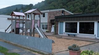 Die Stadt Freudenberg und die katholische Kirchengemeinde Freudenberg werden in Brandschutzmaßnahmen und zusätzliche Rettungswege im Kindergarten St. Josef insgesamt rund 42 300 Euro investieren.