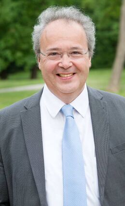 Moderator Prof. Dr. Ulrich Konrad ist Seniorprofessor am Institut für