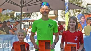 Sie haben die komplette Laufserie absolviert (von links): Jacob Frank, Fabian Gross und Larissa Frank.