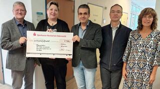 Die Kolpingsfamilie Buchen übergab einen Scheck an die Neckar-Odenwald-Kliniken.