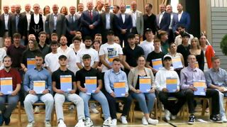 Bei der diesjährigen Gesellenfreisprechungsfeier der Kreishandwerkerschaft erhielten 106 junge Fachkräfte des Handwerks ihre Zeugnisse und Gesellenbriefe überreicht.