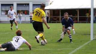 Igersheims Torjäger Domenic Blazic will mit seiner Mannschaft an die Tabellenspitze der der Kreisliga B7 Franken stürmen.