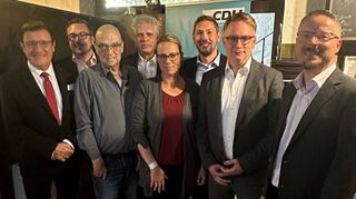 Der neugewählte CDU-Stadtverbandsvorsitzende Dominik Martin (Zweiter von rechts) aus Gerlachsheim gemeinsam mit (von links) dem Kreisvorsitzenden Dr. Wolfgang Reinhart und den Mitgliedern des geschäftsführenden Vorstands Frank Schönhöfer, Gabriel Mütsch, Egbert Wöppel, Tamara Weiland-Müller, Marco Hess und Hartmut Schäffner. Auf dem Bild fehlen Lea Babichev und Marc Radlmair.