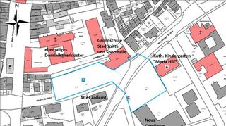 Es gibt die Idee, die bestehende Tiefgarage „Altstadt/Schloss“ im Oberen Graben zu erweitern. Und zwar bis zur Fußgänger-unterführung am Kindergarten „Maria Hilf“ und bis zum Rand des neu gebauten Pflegeheims „Carolinum“.