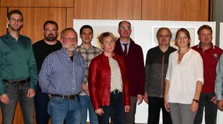 Die Ortsvorsteher der Stadtteile von Lauda-Königshofen mit Bürgermeister Lukas Braun (Mitte): (von links) Philipp Hahn (Beckstein), Andre Zahner (Sachsenflur), Alexander Markert (Oberbalbach), Fabian Bayer (Oberlauda), Nicole König (Marbach), Andreas Schäffner (Gerlachsheim), Barbara Seelis (Messelhausen), Peter Renner (Deubach), Jürgen Segeritz (Unterbalbach) und Tobias Sauer (Heckfeld).