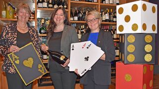 Der Lions Club freut sich auf den Benefizball „Casino Royale“ am Sonntag, 5. Januar, in Bad Mergentheim. Zum Orga-Team gehören (von links) Christine Rupp, Geschäftsführerin von Radio TON, Melanie Renje, die Geschäftsführerin des Mittelstandszentrums, und Regina Hohenstein, die Inhaberin der örtlichen Tanzschule Hohenstein.