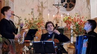 Beeindruckend gestaltete das Trio „Züngelnder Saitenwind“ (Christina Bernard, Anton Stötzer und Kevin Bernard) am Sonntag die 128. Urpharer Abendmusik in der Jakobskirche.