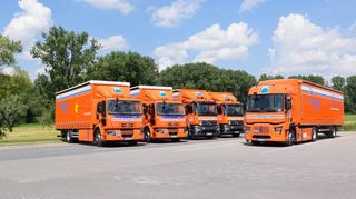 Die bisherige E-Lkw-Flotte des Krautheimer Spediteurs Rüdinger. Drei weitere Fahrzeuge sind bestellt, können jedoch aufgrund zu geringer Ladekapazitäten noch nicht eingesetzt werden.