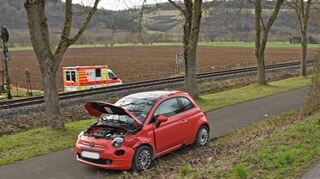Auch ein Fiat wurde bei dem Unfall getroffen und kam von der Straße ab, hierbei entstanden leichte Verletzungen.