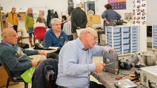 Das Reparaturcafé in Lauda besteht seit einem Jahr und erfreut sich großer Beliebtheit.