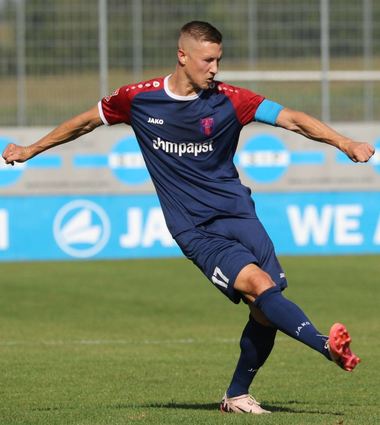 Hollenbachs Nummer 17, Sebastian Schiek, wird wohl auch in Aalen wieder in der Innenverteidigung eingesetzt werden.