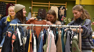 Gut besucht war der Frauenflohmarkt Flohmarktine in der Grünewaldhalle.