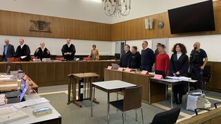 Der Prozess wegen versuchten Mordes und schwerer Brandstiftung gegen vier Tatverdächtige ging am Montag am Landgericht Mosbach weiter.
