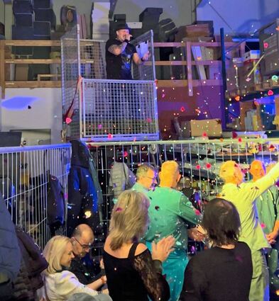 Die Premiere von „Handwerk trifft Kultur“ in der Malerwerkstatt Schmitt war ein voller Erfolg.