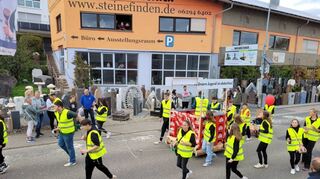 Auch Lokalpolitik spielt eine Rolle: Mit deutlichen Worten fordert die Gommersdorfer Jugend einen Raum für sich ein.