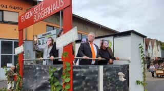 Die Teilnehmer aus Oberginsbach überzeugen mit einem humorvollen Marketingkonzept und haben sogar teils täuschend echte Doppelgänger zu bieten.