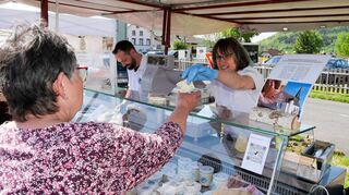 Trotz des Rückzugs von „DorfMarktPlatz“ hat der Bauernmarkt in Königshofen eine Zukunft. Neue Händler haben nämlich bereits ihr Interesse bekundet, sich zu beteiligen.