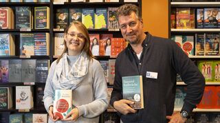 Miriam Liebendörfer schwärmt für „Wohnverwandtschaften“ von Isabel Bogdan und Dirk Franzen findet „Tausend Aufbrüche“ von Christina Morina besonders lesenswert.