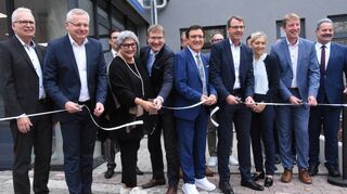 Grund zur Freude hatten die Vertreterinnen und Vertreter von Volksbank Neckar Odenwald Main Tauber, Sparkasse Tauberfranken sowie aus Kommunal-, Landes- und Bundespolitik bei der Eröffnung des neuen Finanzpunkts in Werbach.