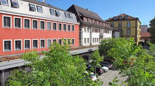 Das Landratsamt in Mosbach ist zu klein geworden. Deshalb soll es einen Erweiterungsbau mit etwa 120 Büroarbeitsplätzen erhalten.