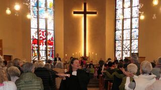 Lebhaft ging es beim Gottesdienst zur Eröffnung des Familienzentrums Bestenheid zu.