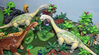 Die faszinierende Welt der Dinosaurier kann in der Playmobil-Sonderausstellung ebenso erfahren werden, wie das geschäftige Treiben in einem großen Hafen.