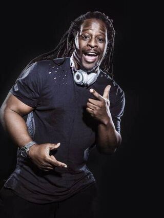Auch DJ Mola Adebisi...