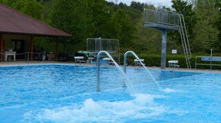 Durch eine einmalige Ausschüttung der Beteiligungs-GmbH der Stadt Boxberg über 530 000 Euro wies der Jahresabschluss für das Freibad einen Überschuss von 350 000 Euro aus. Dieser wird mit den Verlusten der Vorjahre verrechnet.