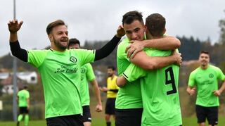 Der SV Pülfringen bleibt die Überraschungsmannschaft der Kreisliga. Gegen den TSV Kreuzwertheim gab es durch zwei späte Tore ein 4:3.