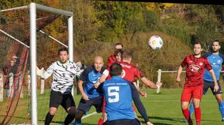 Mit 3:1 setzte sich die SV Viktoria Wertheim im Spitzenspiel der Kreisklasse A beim FC Eichel durch.