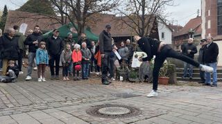 In Külsheim traten 34 Athletinnen und Athleten bei der Ersten Deutsche Meisterschaft im Erbsenweitwurf gegeneinander an.