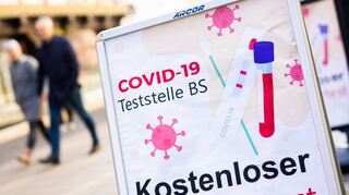 Das Bundeskriminalamt schätzt, dass mit manipulierten Testzentren während Corona 1,2 Milliarden Euro zu Unrecht abgerechnet wurden.