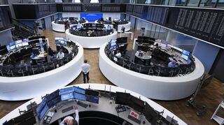 Handelssaal der Frankfurter Börse: Aktien halten Finanzprofis bei der Altersvorsorge für unverzichtbar.
