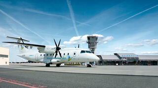 Eine Dornier 328 auf dem City Airport in Mannheim-Neuostheim.