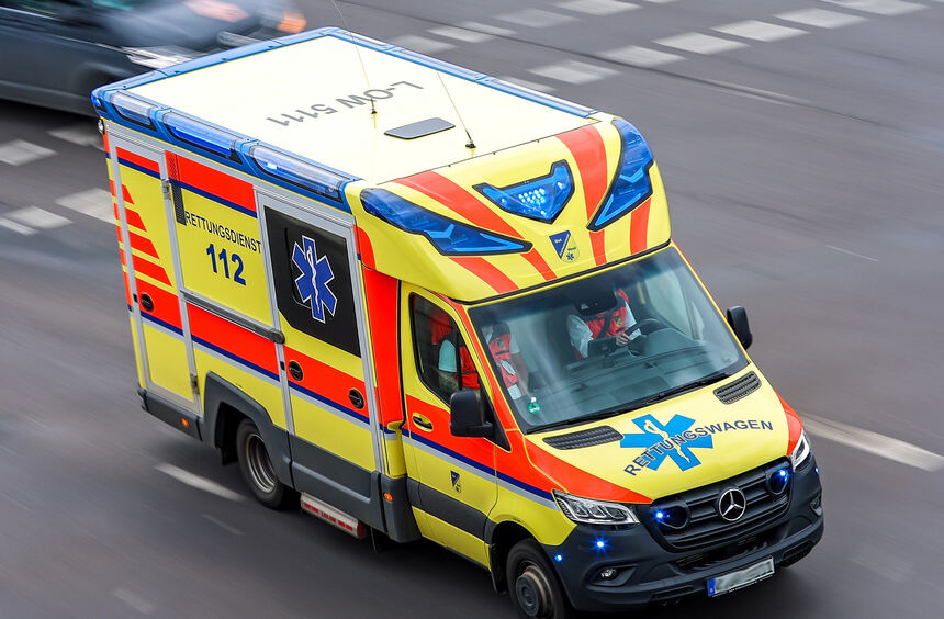 Bei Mulfingen mit Auto überschlagen - Mutter und Kinder verletzt