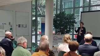 EU-Parlamentsmitglied Prof. Dr. Andrea Wechsler sprach am Donnerstagabend bei Hofmann + Krippner in Buchen vor Mitgliedern des Landesverbands Baden-Württemberg des Wirtschaftsrats Deutschland.