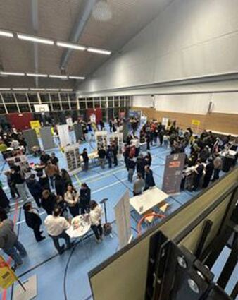 Die neunte Ausbildungsbörse lockte viele Schüler an.