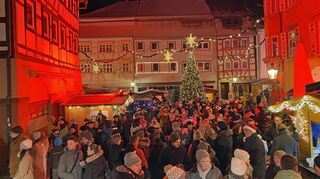 Der Weihnachtsmarkt in Buchen lädt zum gemütlichen Verweilen ein.
