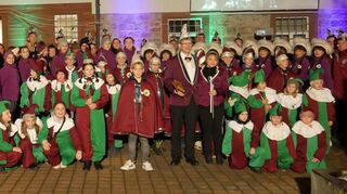 Der Hofstaat der „Höpfemer Schnapsbrenner“ freut sich auf die Jubiläumskampagne.