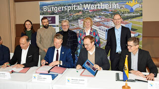 Unterzeichnung der Miet- und Überlassungsverträge.