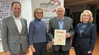 Der Förder- und Freundeskreis „Krankenhaus Hardheim“ ernannte den langjährigen Schriftführer Josef Ruppert zum Ehrenmitglied. Das Bild zeigt (von links) Tobias Künzig, Dr. Petra Sitterberg, Josef Ruppert und Brigitte Scheuermann.