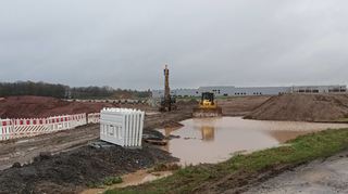 Die aktuellen Wetterverhältnisse wirken sich schleppend auf den Baufortschritt bei der Erweiterung der Industrieparkstraße in Walldürn aus.