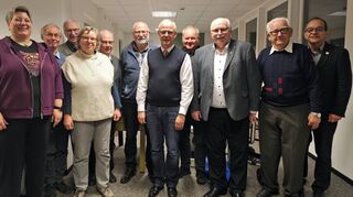 Bei der Jahreshauptversammlung der Kolpingfamilie Buchen standen unter anderem auch Ehrungen langjähriger und verdienter Mitglieder auf der Tagesordnung. Das Bild zeigt die Geehrten mit der Vorsitzenden Sandra Röckel (links) und deren Stellvertreter Alexander Schüssler (Fünfter von rechts).