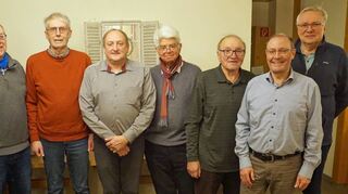 Der Verein Eiermann-Magnani Dokumentationsstätte hat gewählt. Das Bild zeigt (von links): Günther Müller (Schriftführer), Hans Eberhard Müller (ehemaliger Vorsitzender), Ludwig Müller junior (neuer Vorsitzender), Wolfgang Vögele, Karlsruhe/Beisitzer, Karl Mackert (Beisitzer), Roland Linsler (Schatzmeister) sowie Thomas Jurgovsky, Bausachverständiger und Beisitzer.