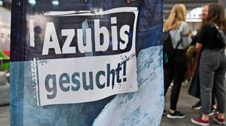 Die Ausbildung von Nachwuchskräften war ein Thema bei der Arbeitssitzung der Wirtschaftsförderung des Landratsamts Main-Tauber-Kreis mit Vertreterinnen und Vertretern der Städte und Gemeinden sowie Partnern wirtschaftsnaher Institutionen.